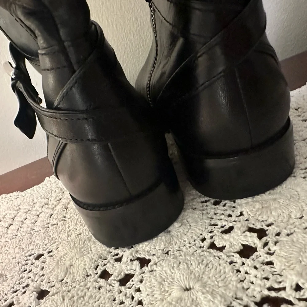 Mid-calf / knee high black Coach boots - Picture 5 of 7